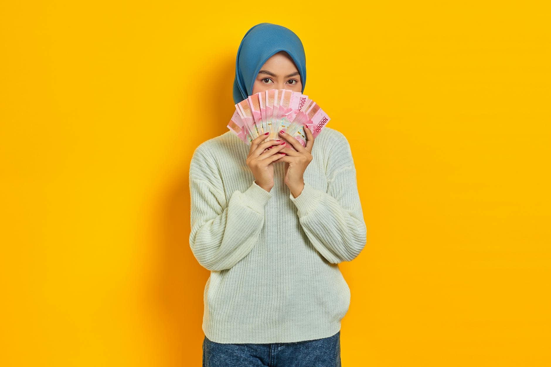 Grafik nilai tukar rupiah yang menguat atau melemah terhadap dolar AS dalam tiga bulan terakhir